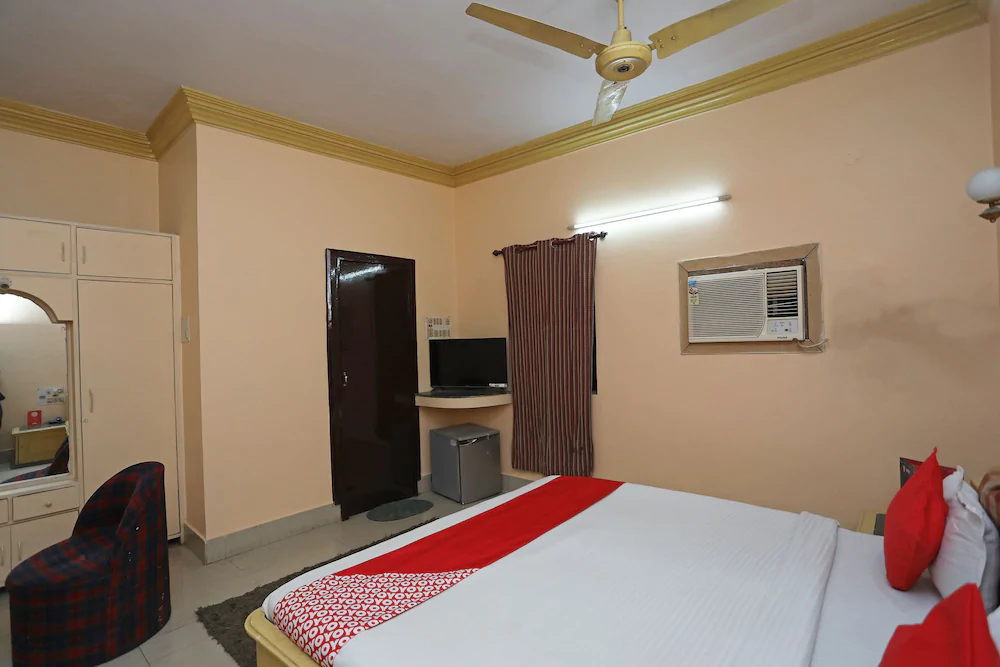 Hotel Vineet by OYO Rooms