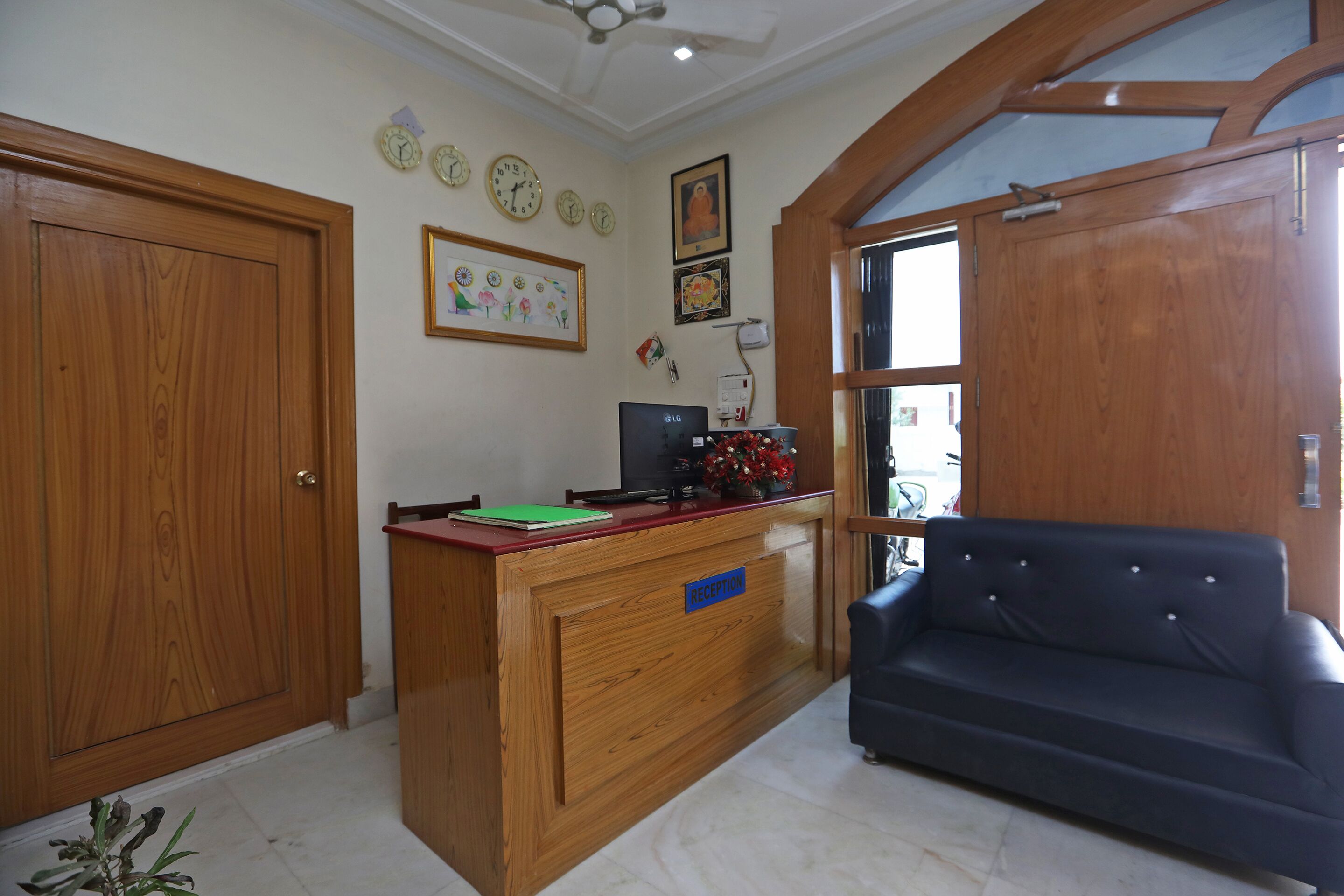 Paradise Guest House by OYO Rooms