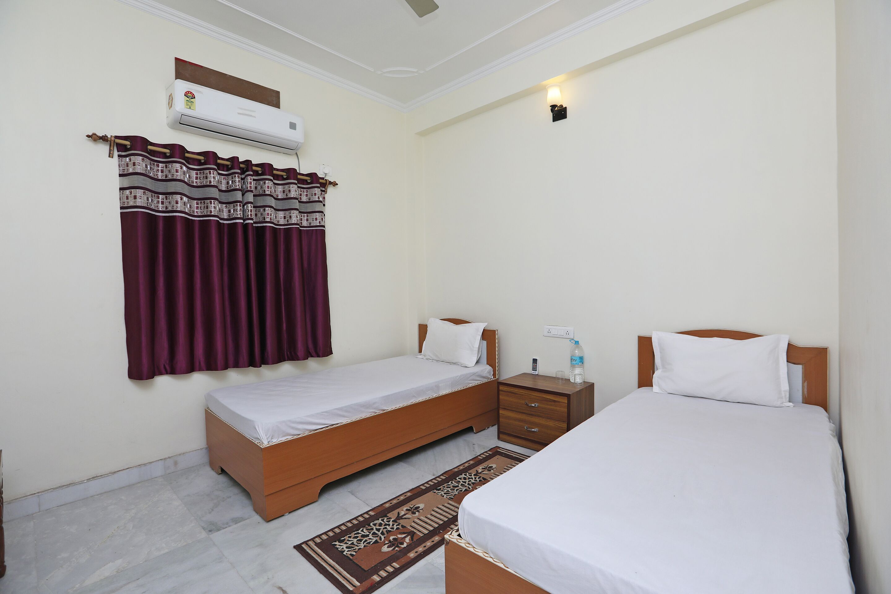 Paradise Guest House by OYO Rooms