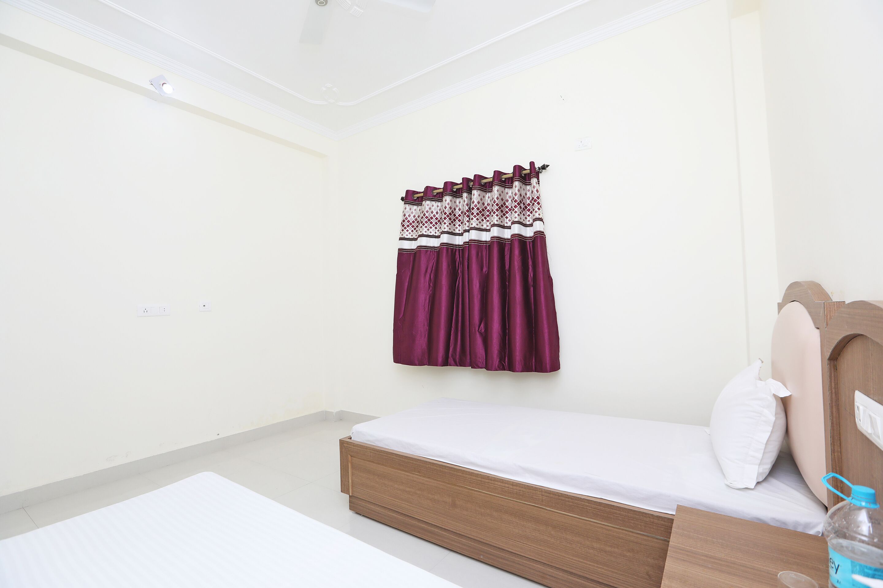 Paradise Guest House by OYO Rooms