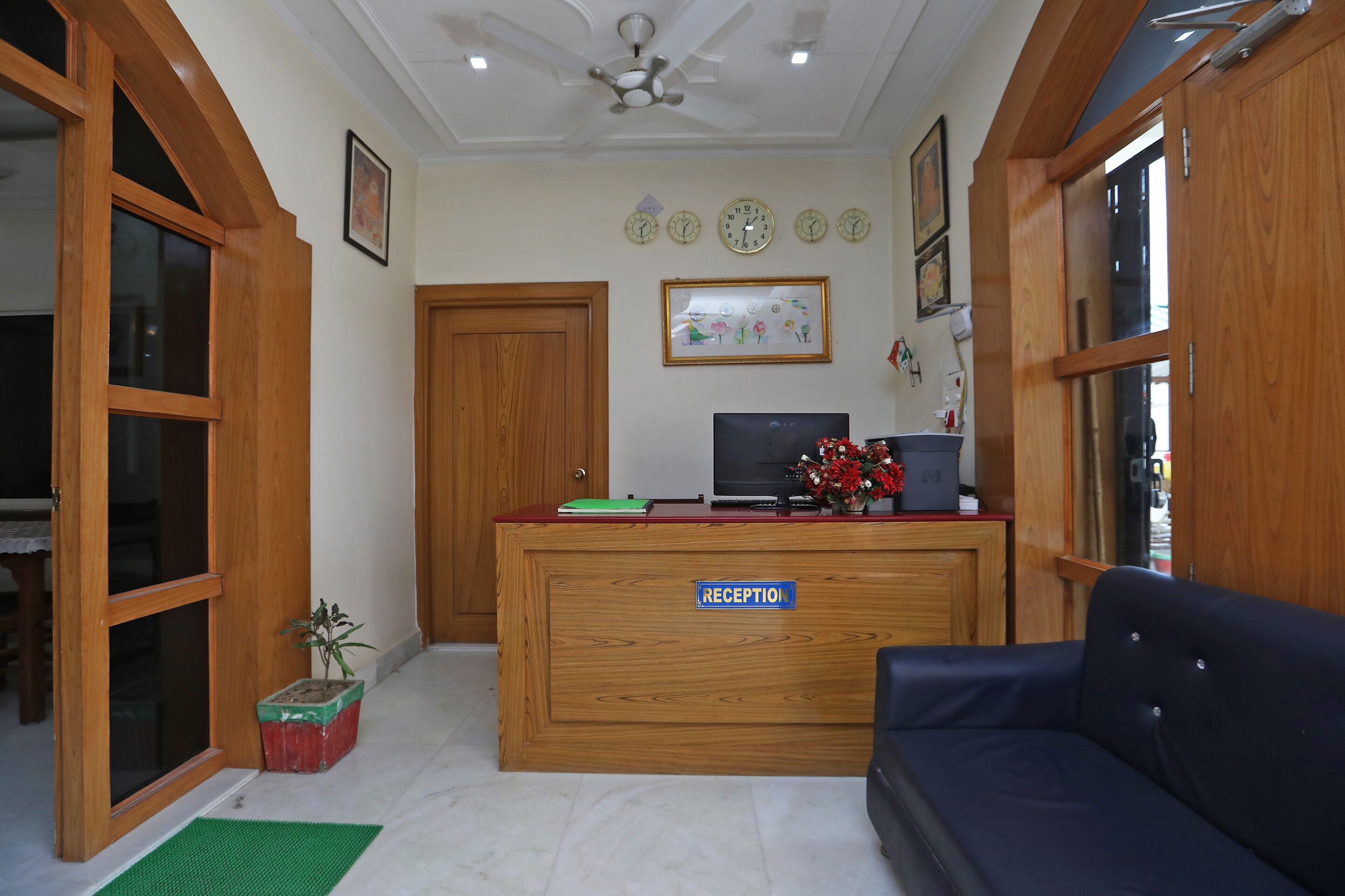 Paradise Guest House by OYO Rooms