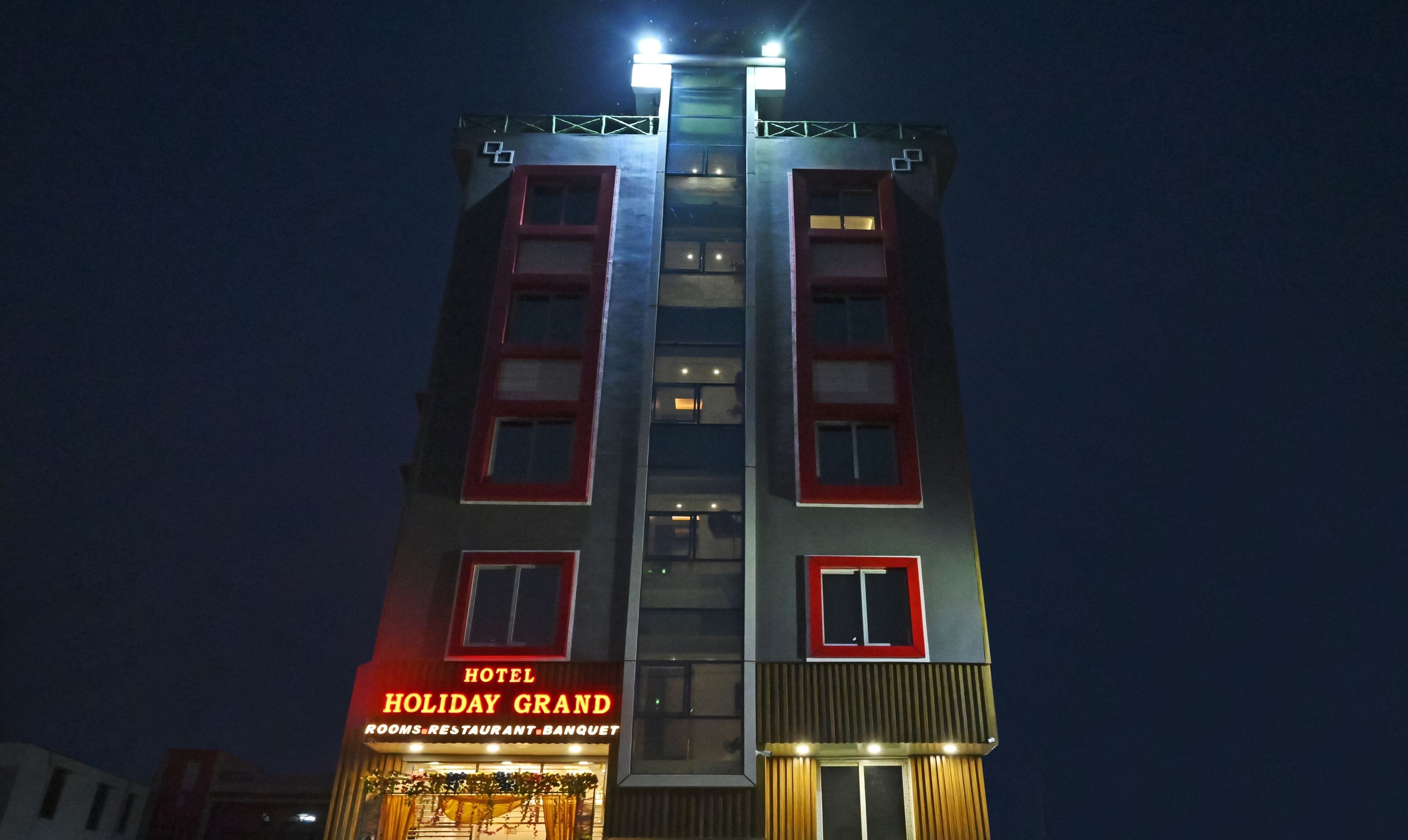 FabHotel Holiday Grand