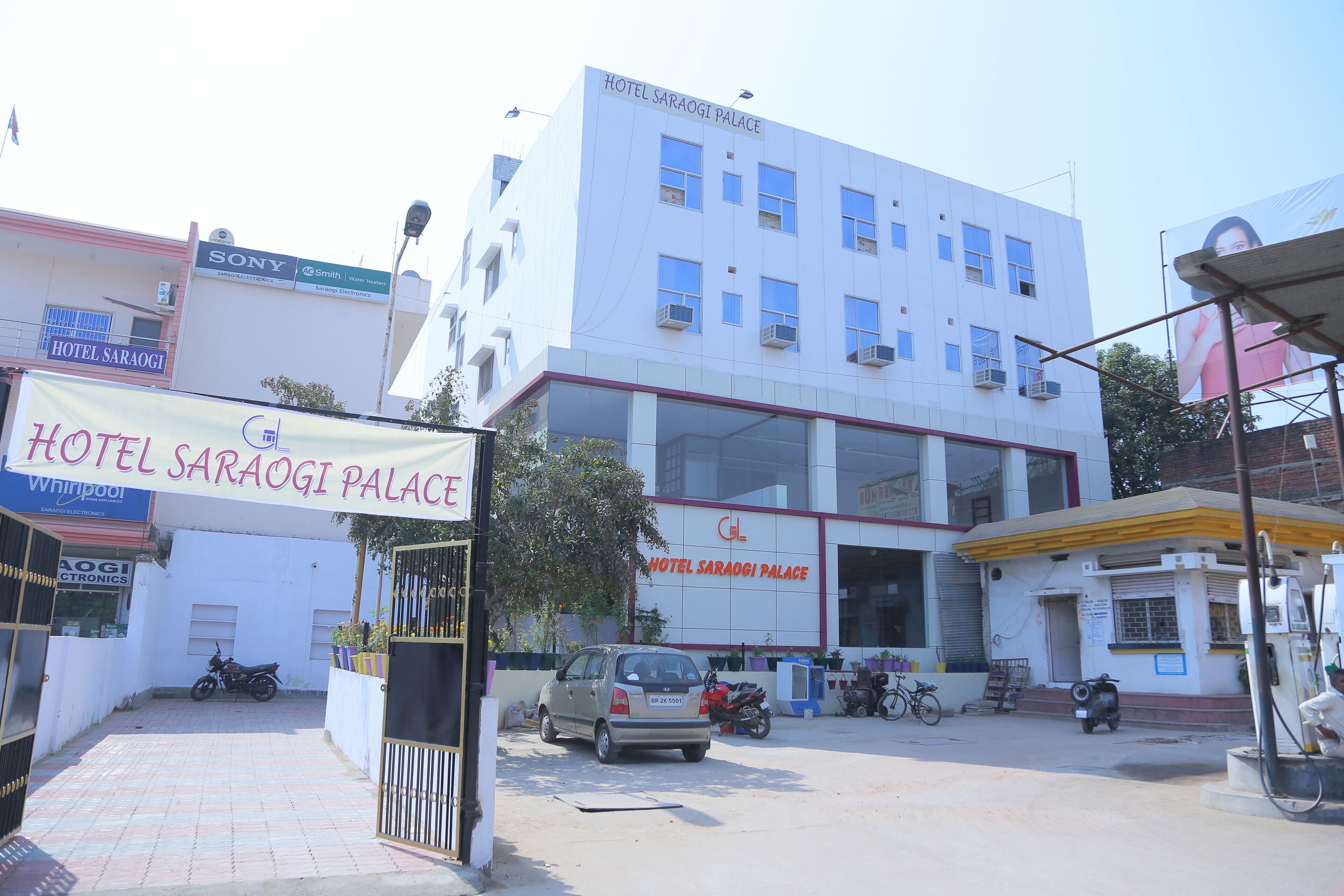 Hotel Saraogi Palace