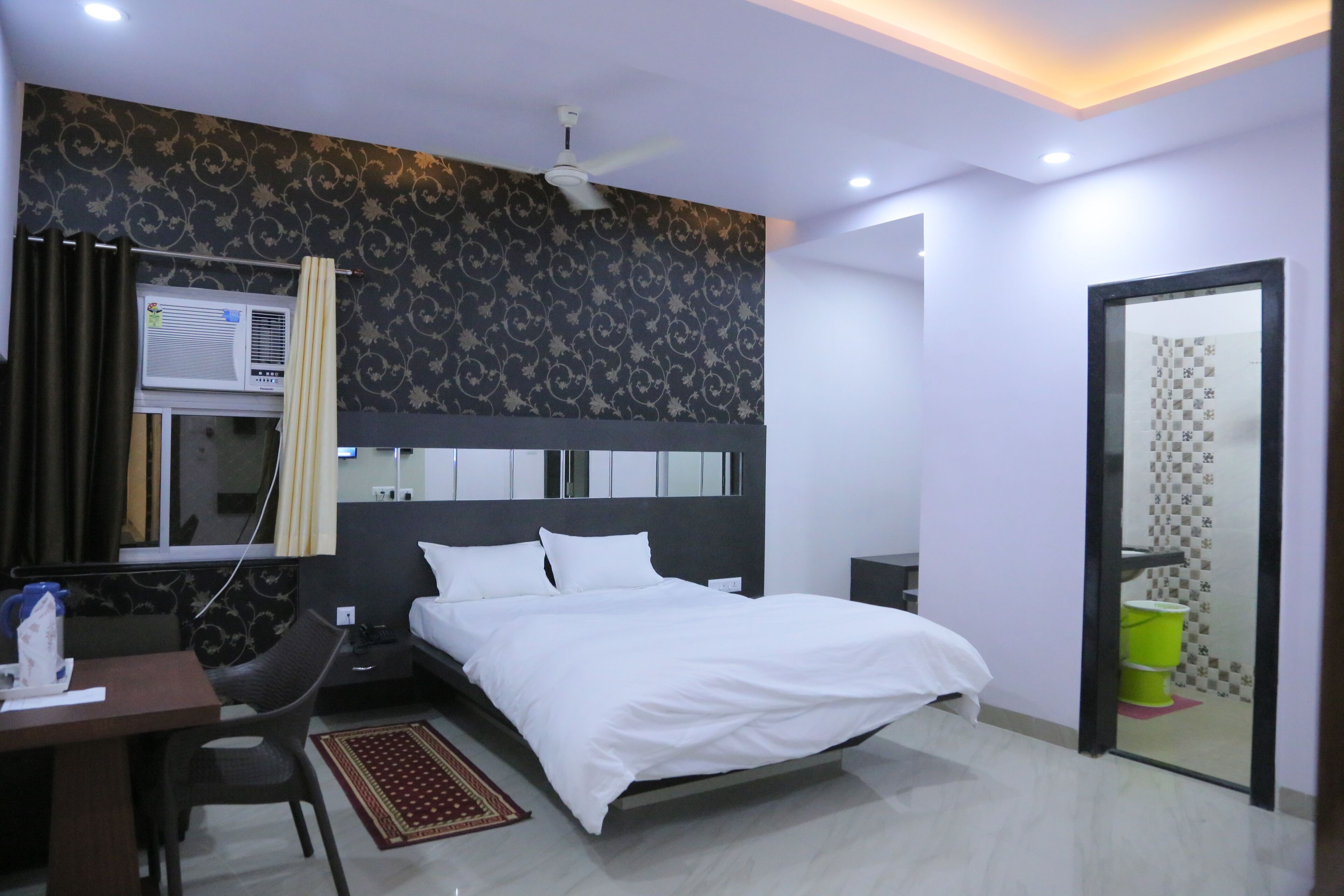 Hotel Saraogi Palace