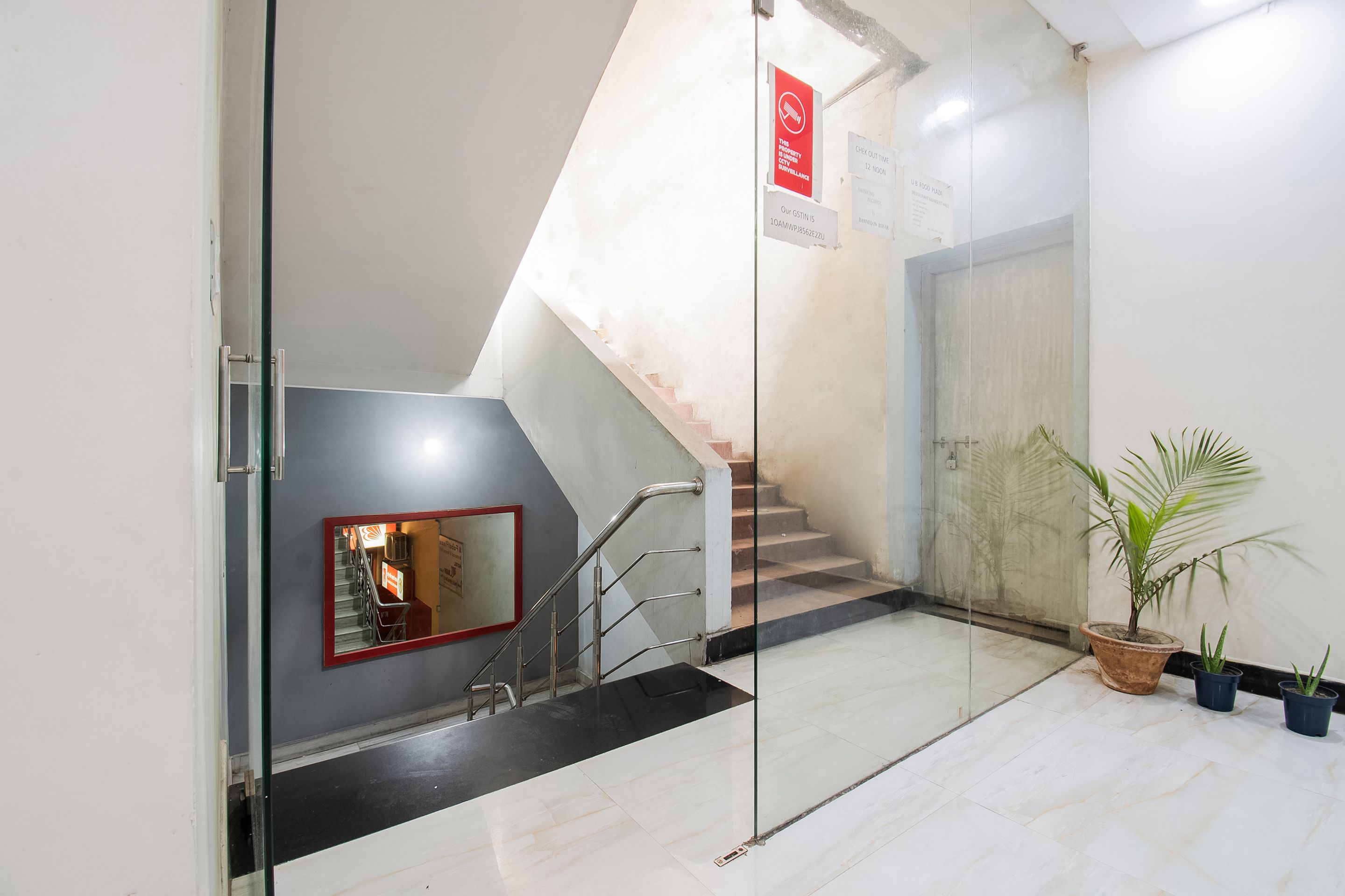 Hotel Aarav Plaza by OYO Rooms