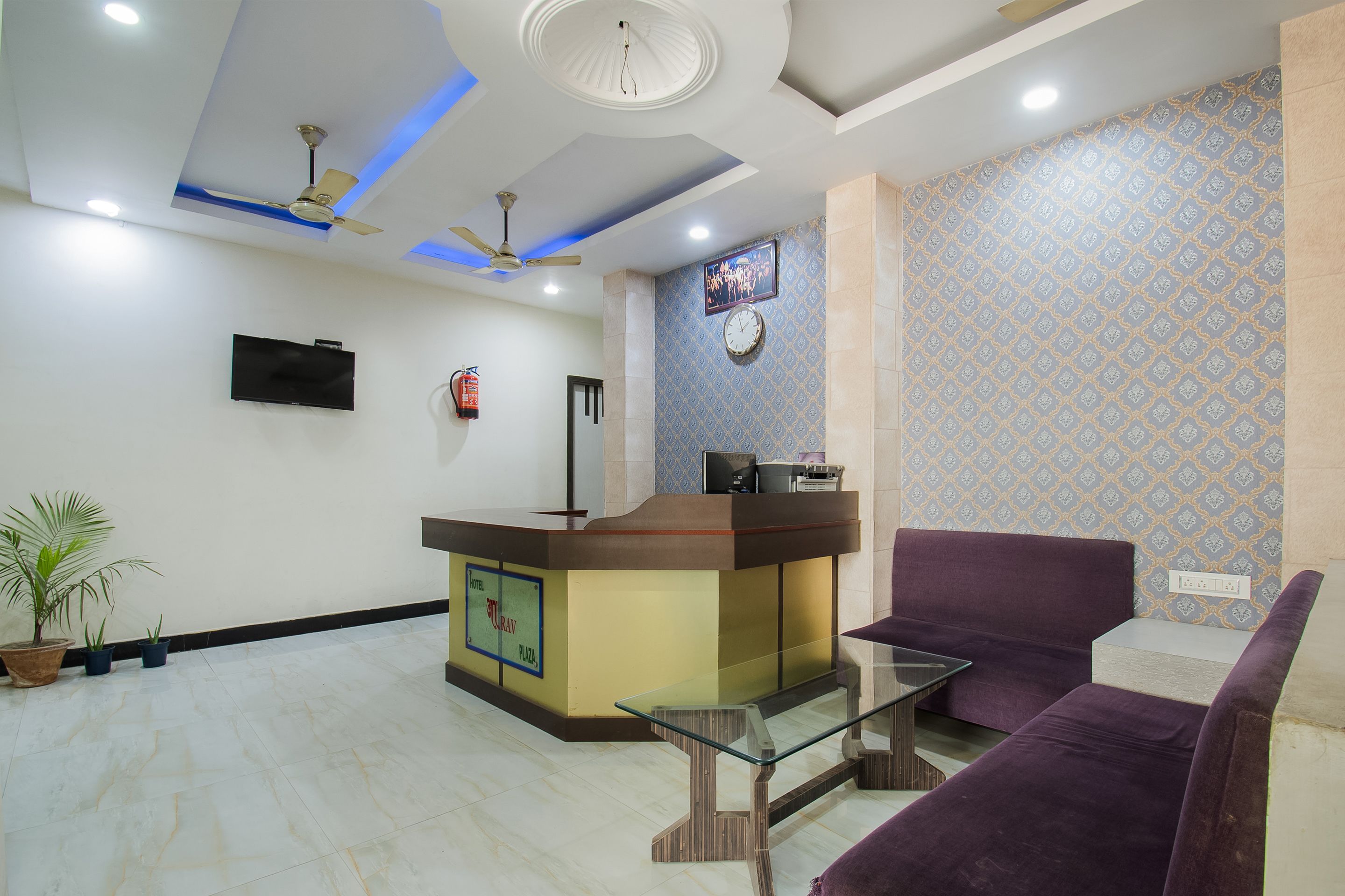 Hotel Aarav Plaza by OYO Rooms