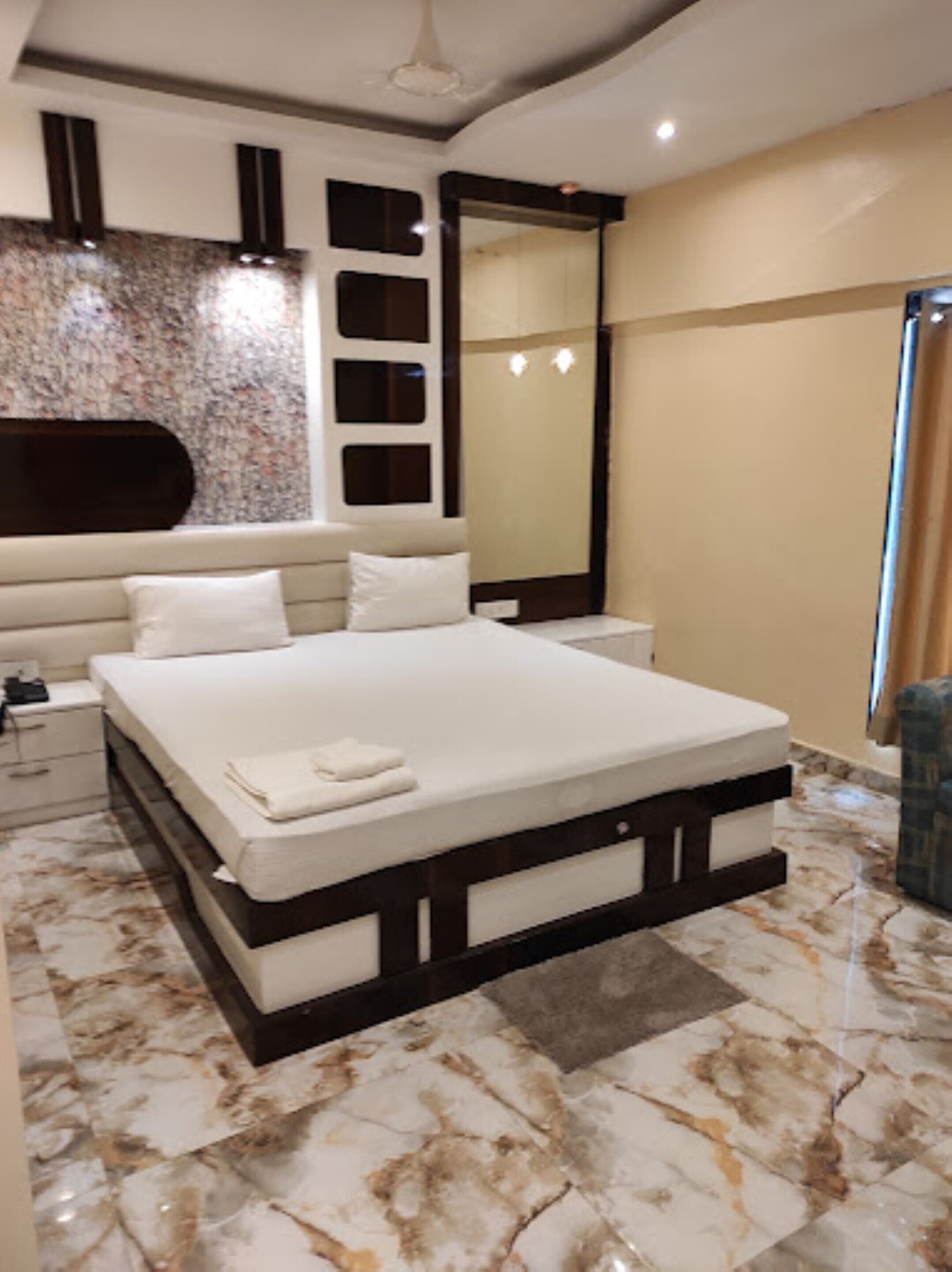 Hotel Kailash Tower