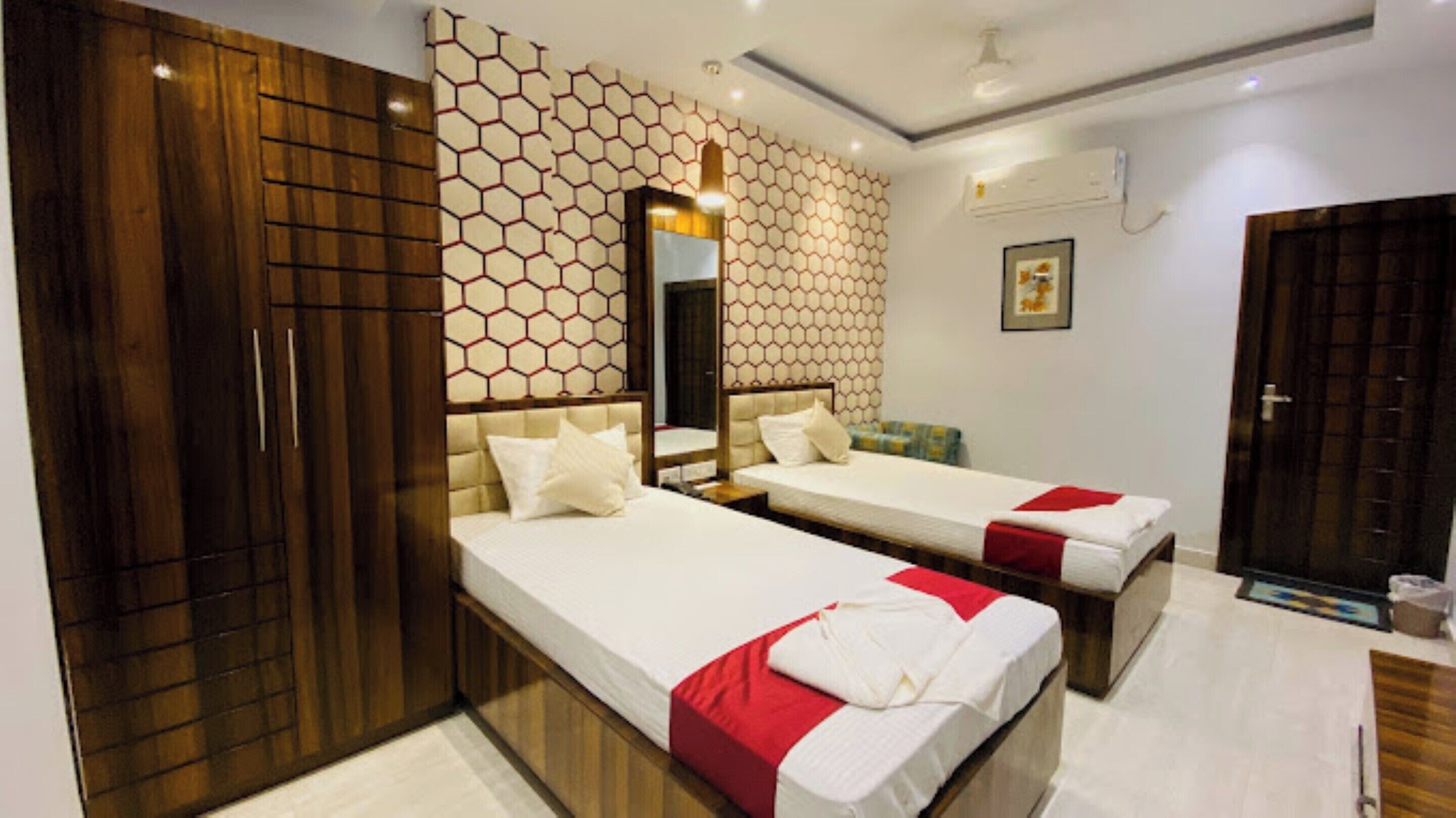 Hotel Kailash Tower