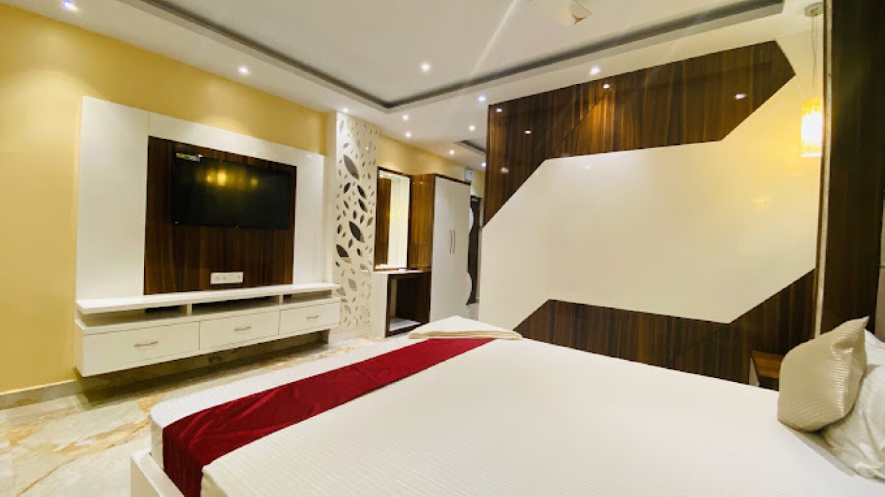 Hotel Kailash Tower