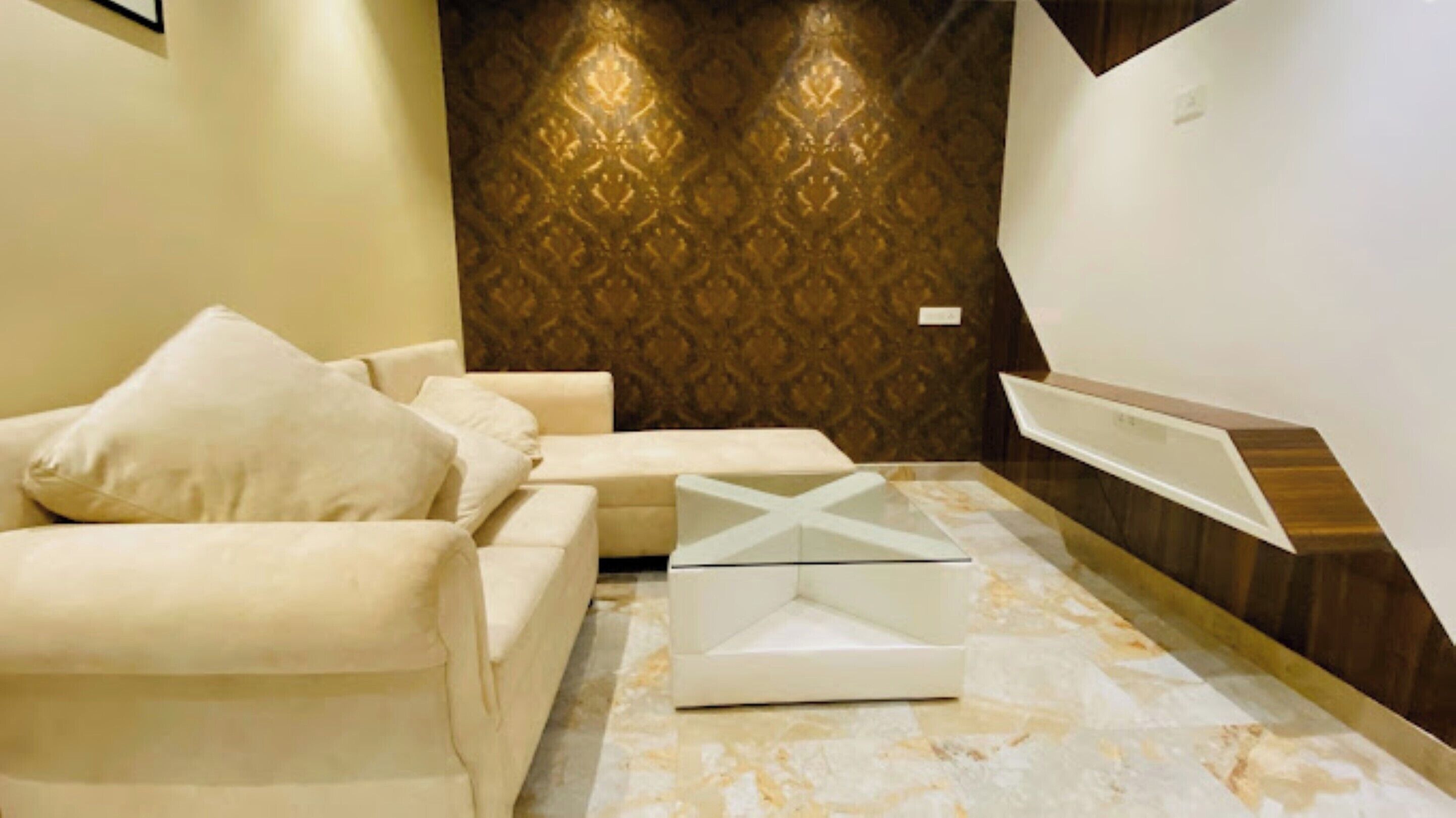 Hotel Kailash Tower