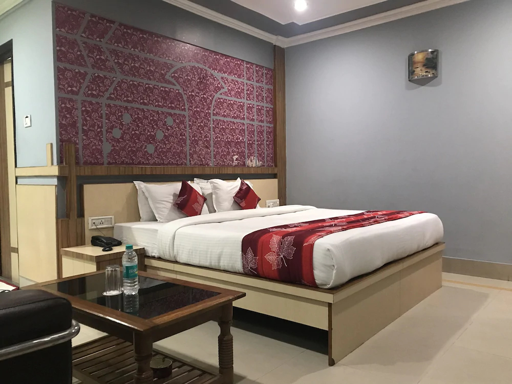 Hotel Minakshi International