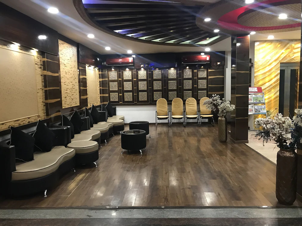 Hotel Minakshi International