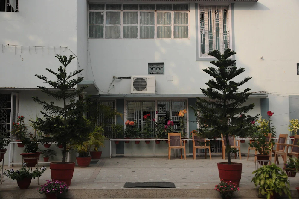 Baseraz by OYO Rooms