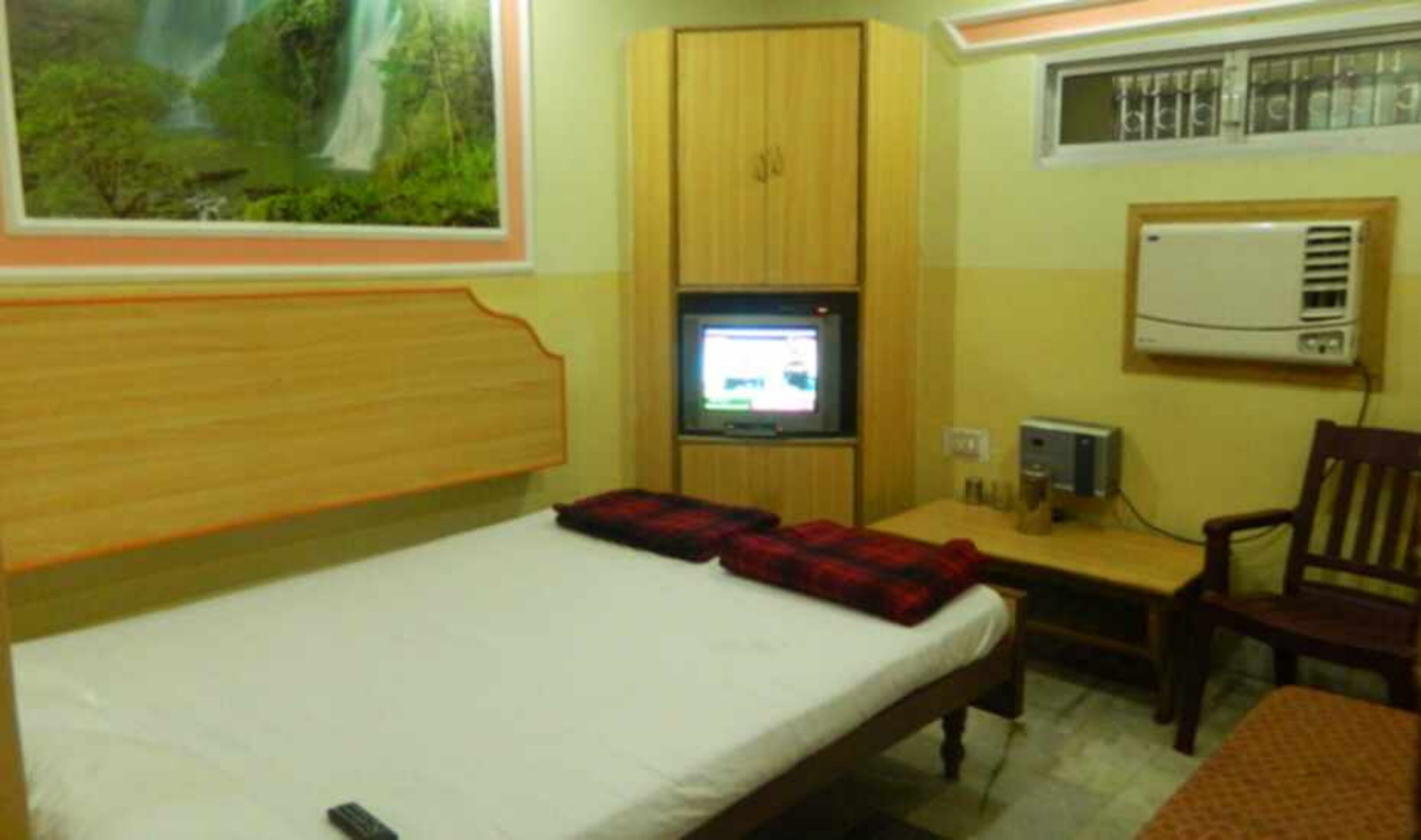 Fellow Farm Patna by Goroomgo