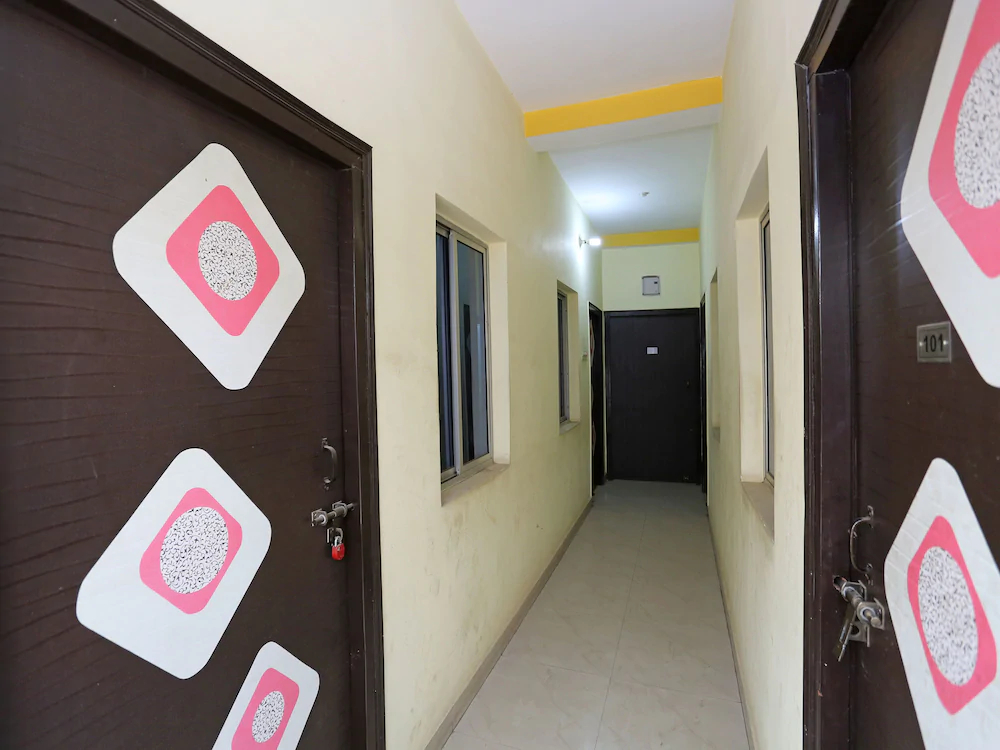 Hotel Deshbandhu By OYO Rooms