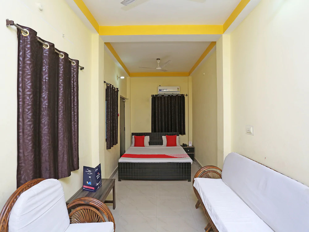 Hotel Deshbandhu By OYO Rooms