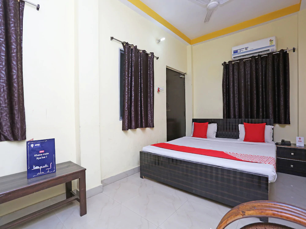 Hotel Deshbandhu By OYO Rooms