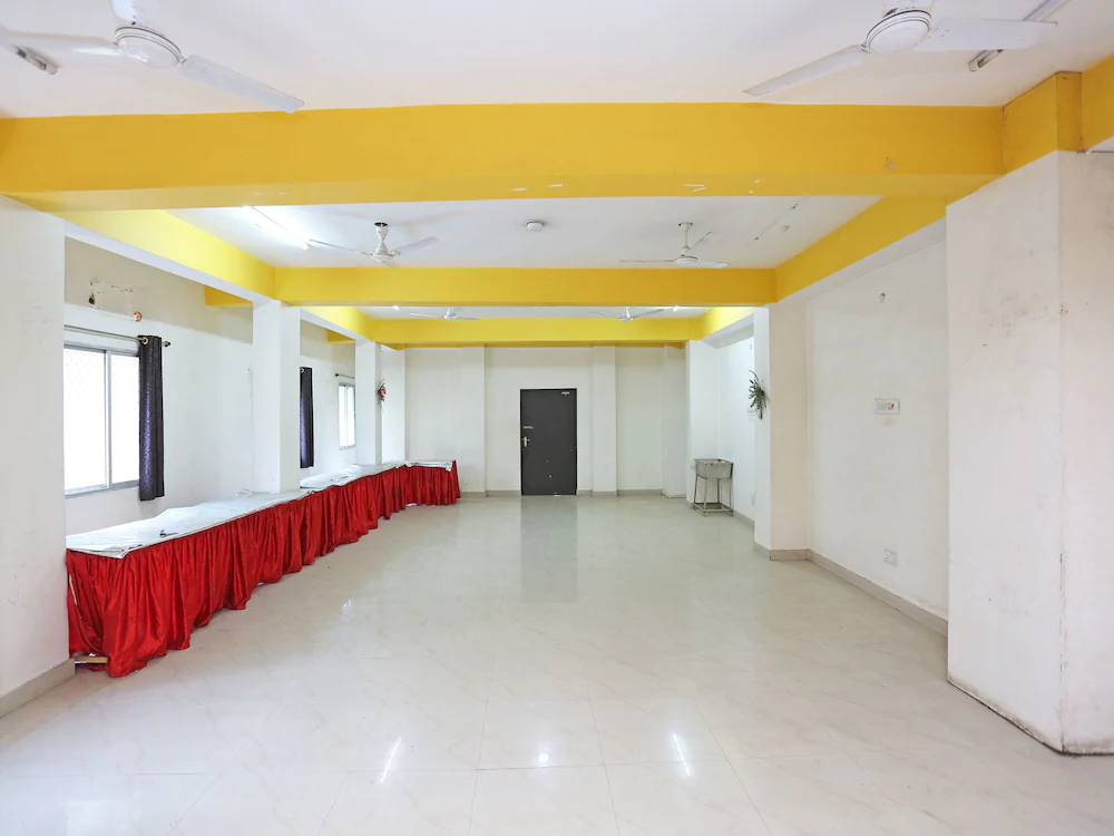 Hotel Deshbandhu By OYO Rooms
