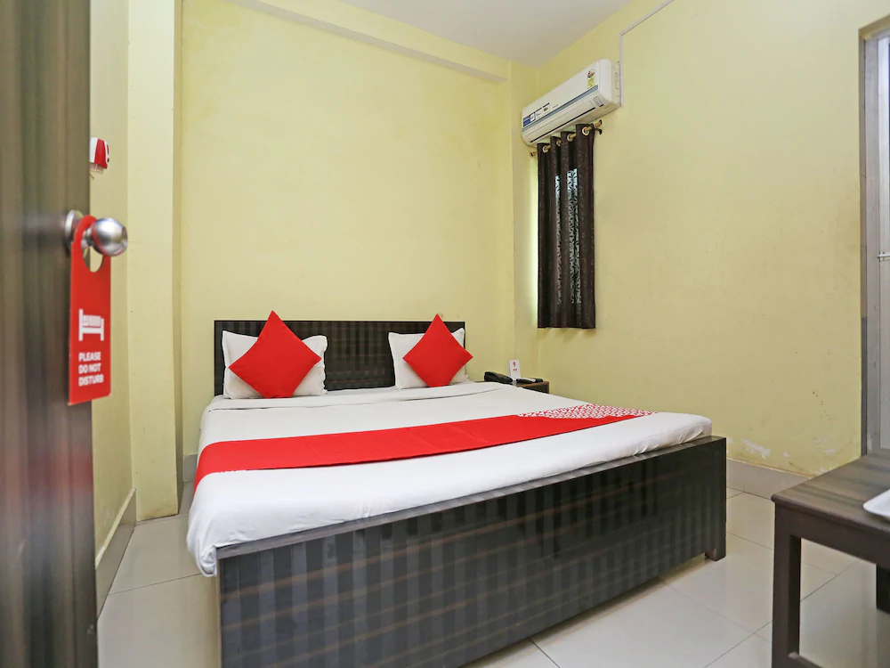 Hotel Deshbandhu By OYO Rooms
