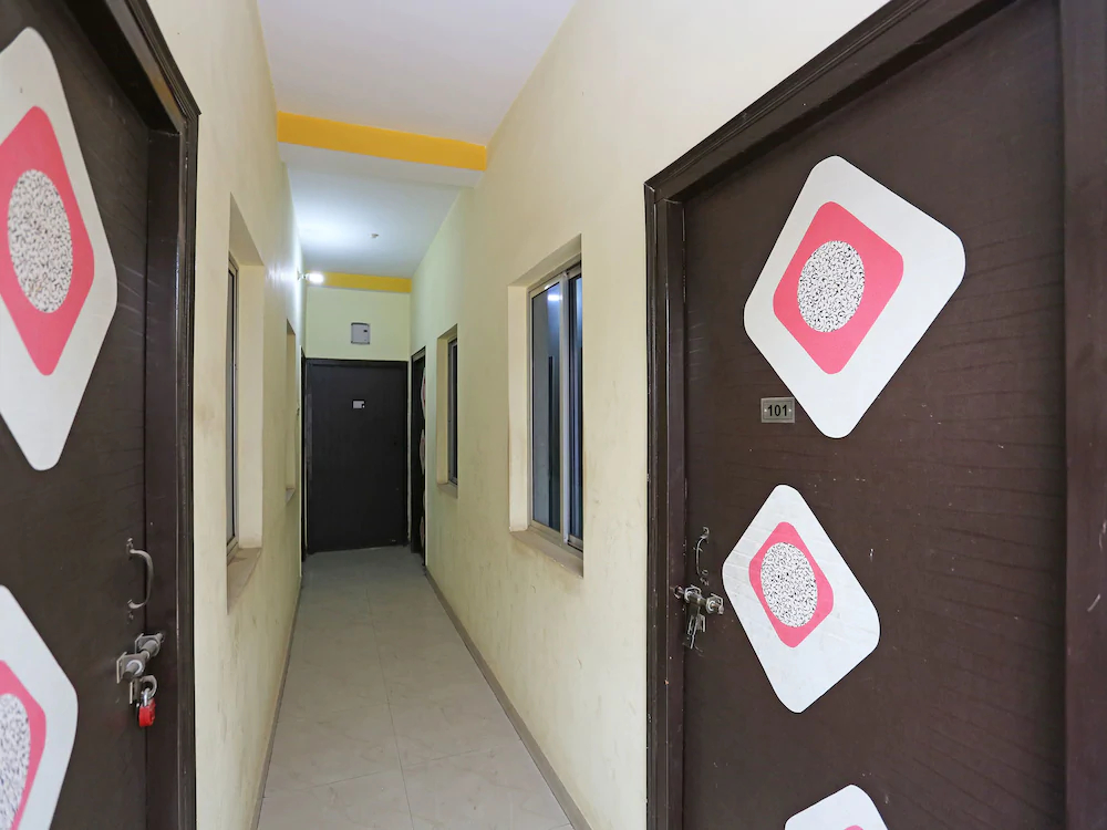 Hotel Deshbandhu By OYO Rooms