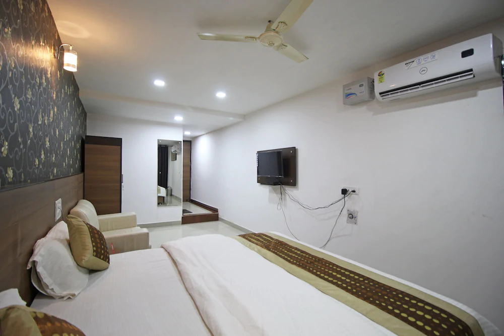 Hotel Grand Celebration By OYO Rooms