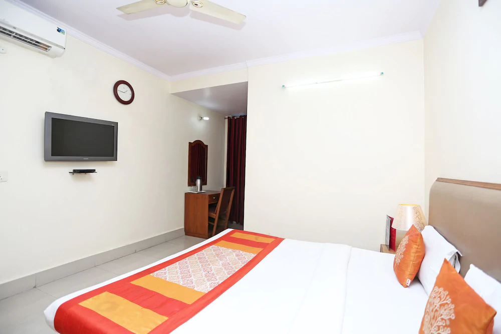 Hotel Harisons Continental By OYO Rooms