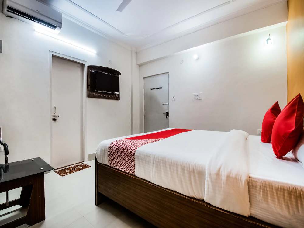 Hotel Mega Royal By OYO Rooms