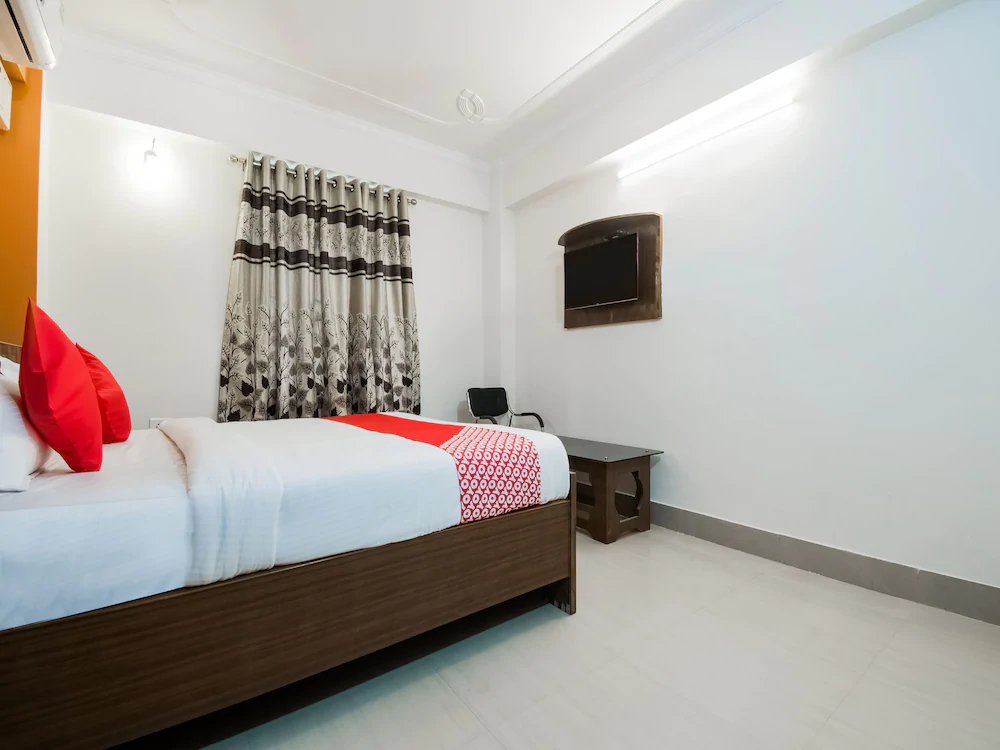 Hotel Mega Royal By OYO Rooms