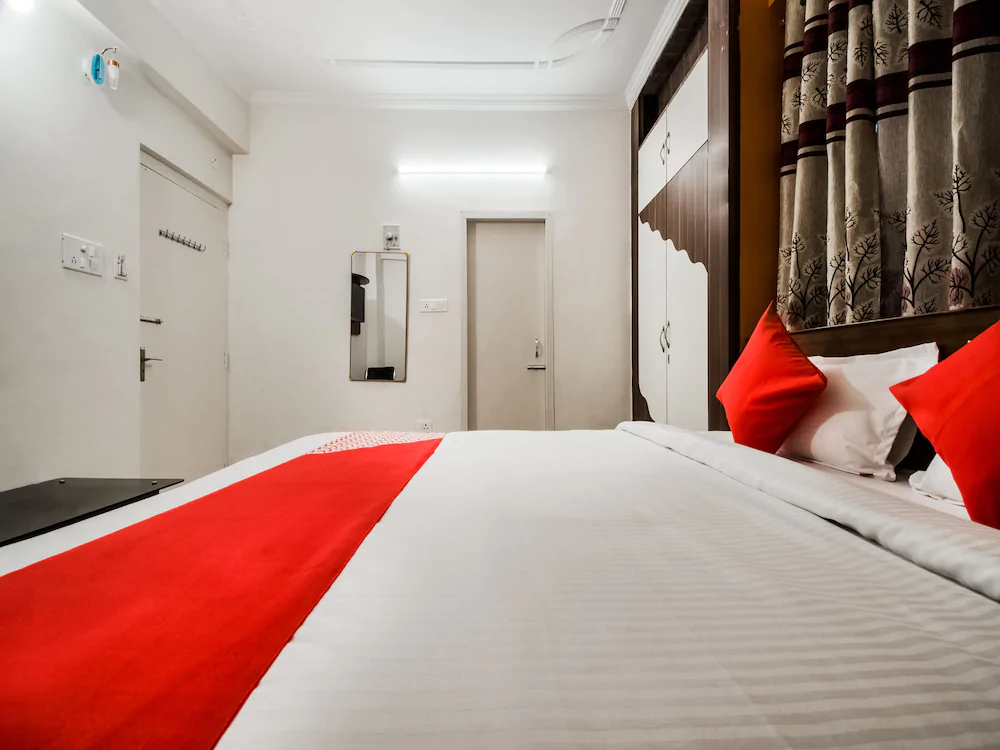 Hotel Mega Royal By OYO Rooms