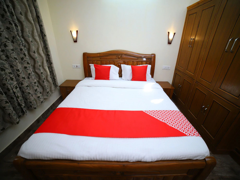 Hotel Shine By OYO Rooms