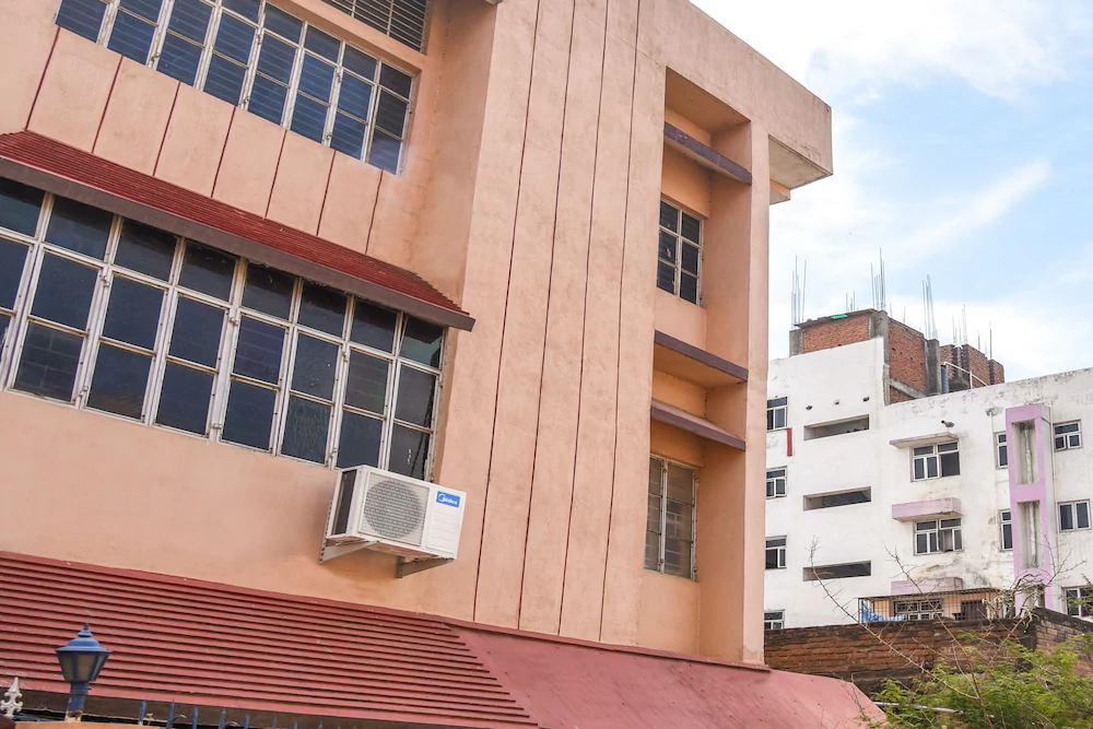 Hotel Vibrant Inn By OYO Rooms