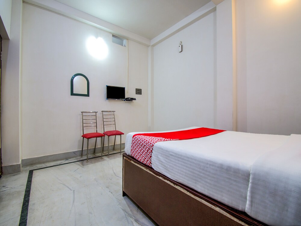 Madhuram Vihar By OYO Rooms