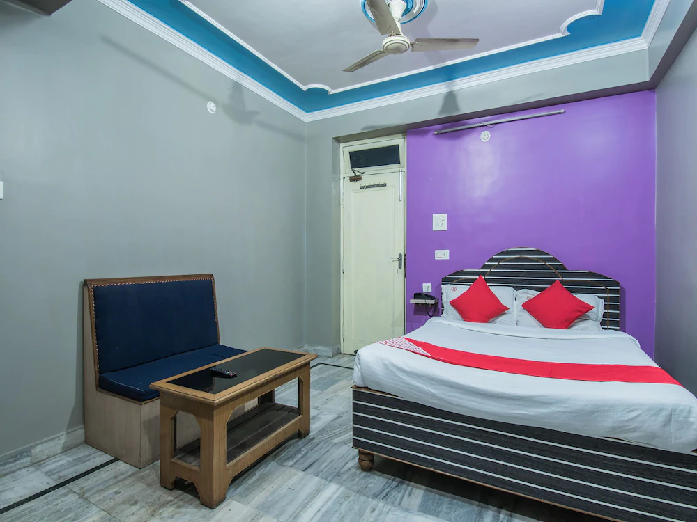 Mundrika Delux by OYO Rooms