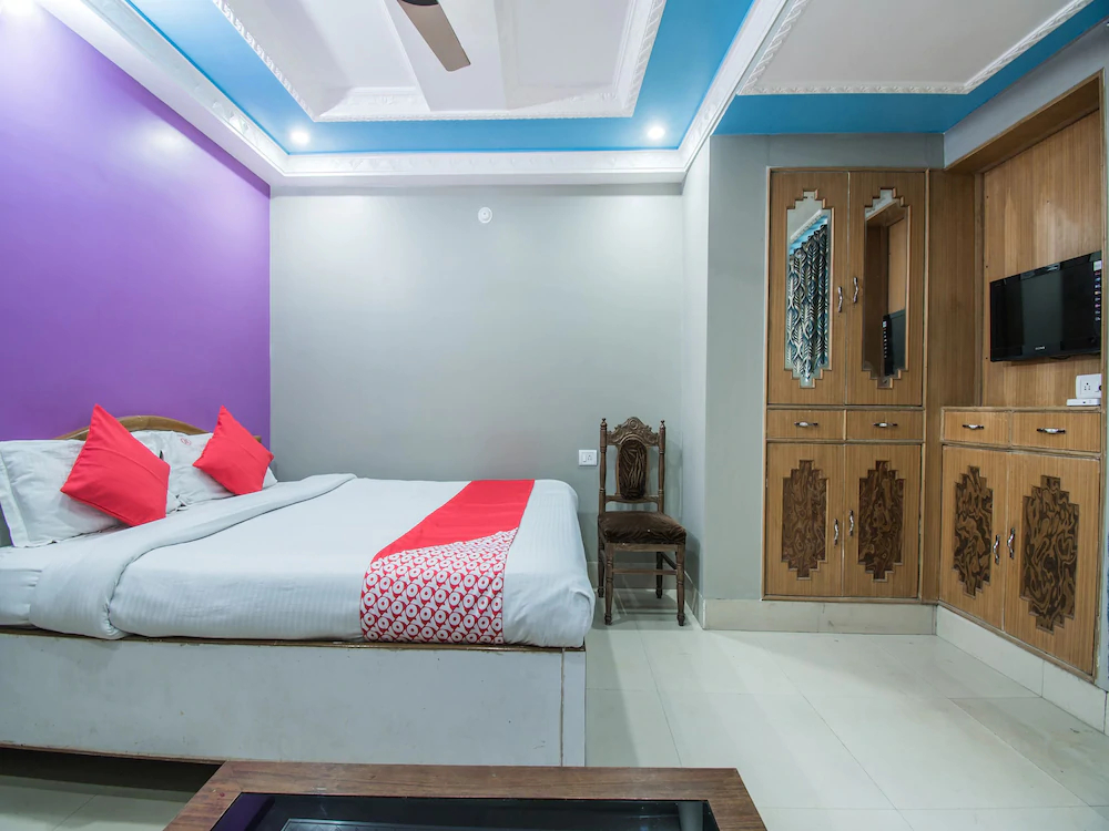 Mundrika Delux by OYO Rooms