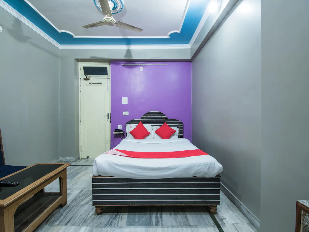 Mundrika Delux by OYO Rooms