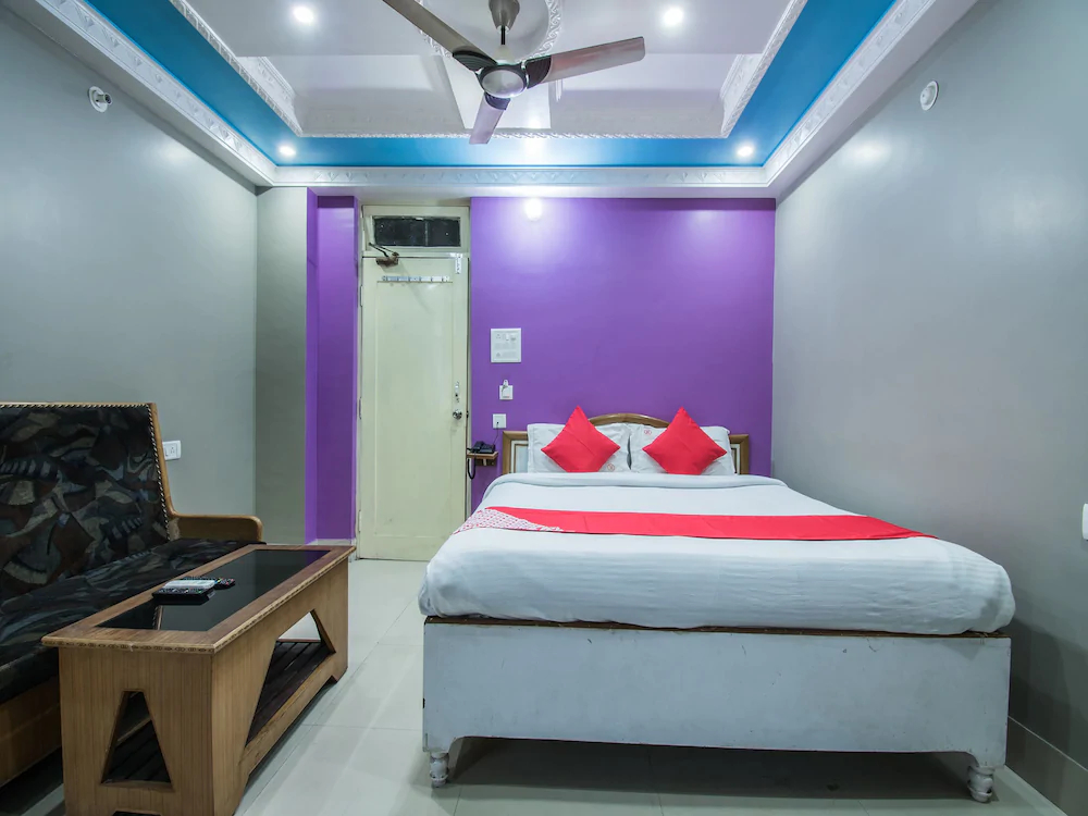 Mundrika Delux by OYO Rooms