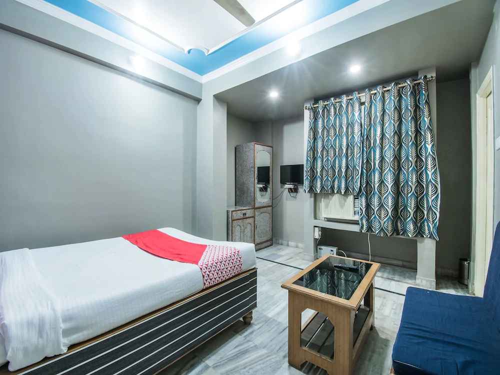 Mundrika Delux by OYO Rooms