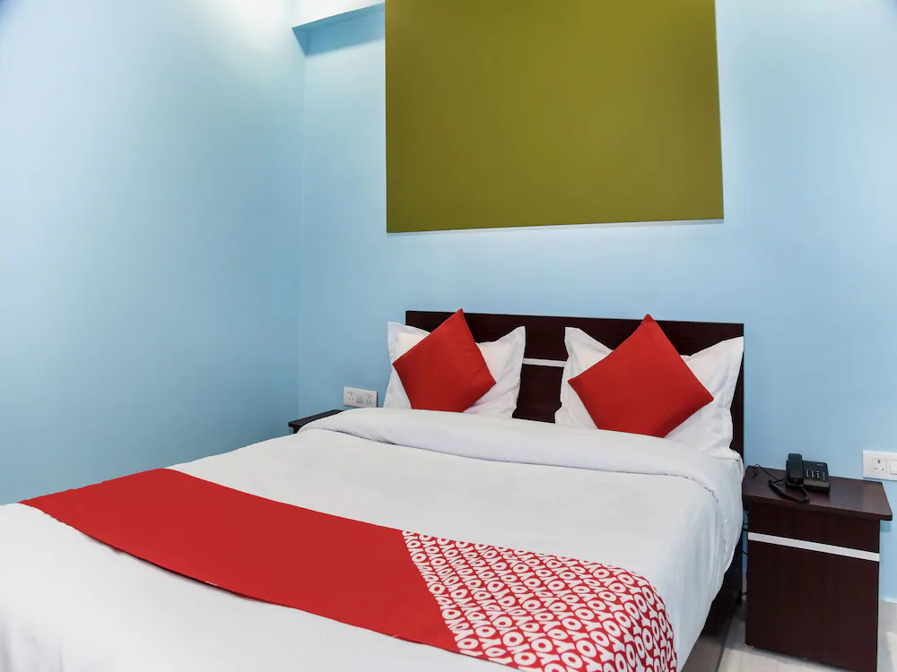 OYO 14798 Radha Swami Guest House