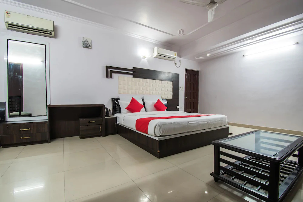 OYO 24088 Flagship Hotel City Centre