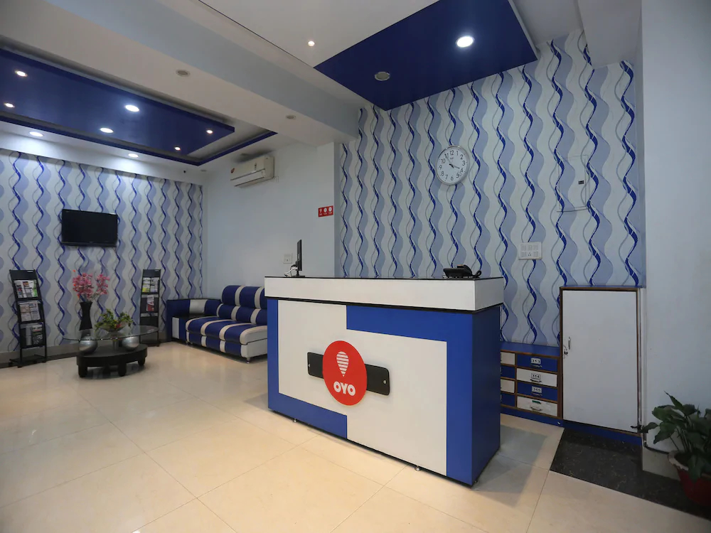 OYO Flagship 26480 Hotel Nisa