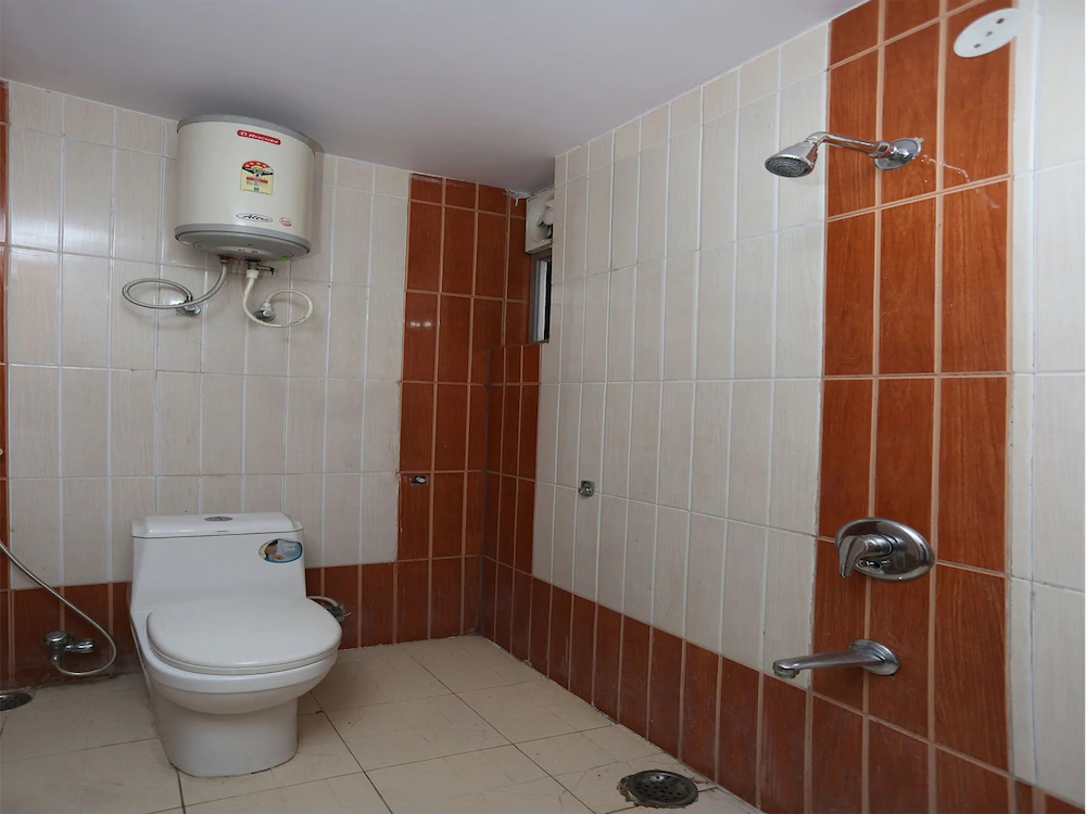 OYO Flagship 26480 Hotel Nisa