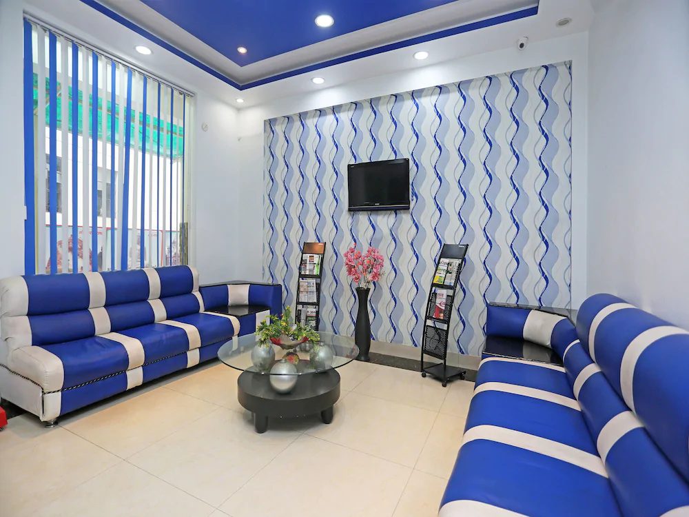 OYO Flagship 26480 Hotel Nisa