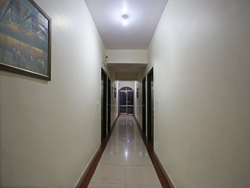 OYO Flagship 26480 Hotel Nisa