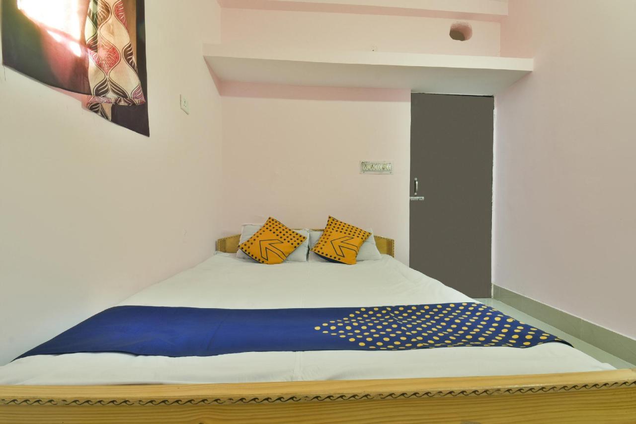 Sumit Guest House by OYO Rooms