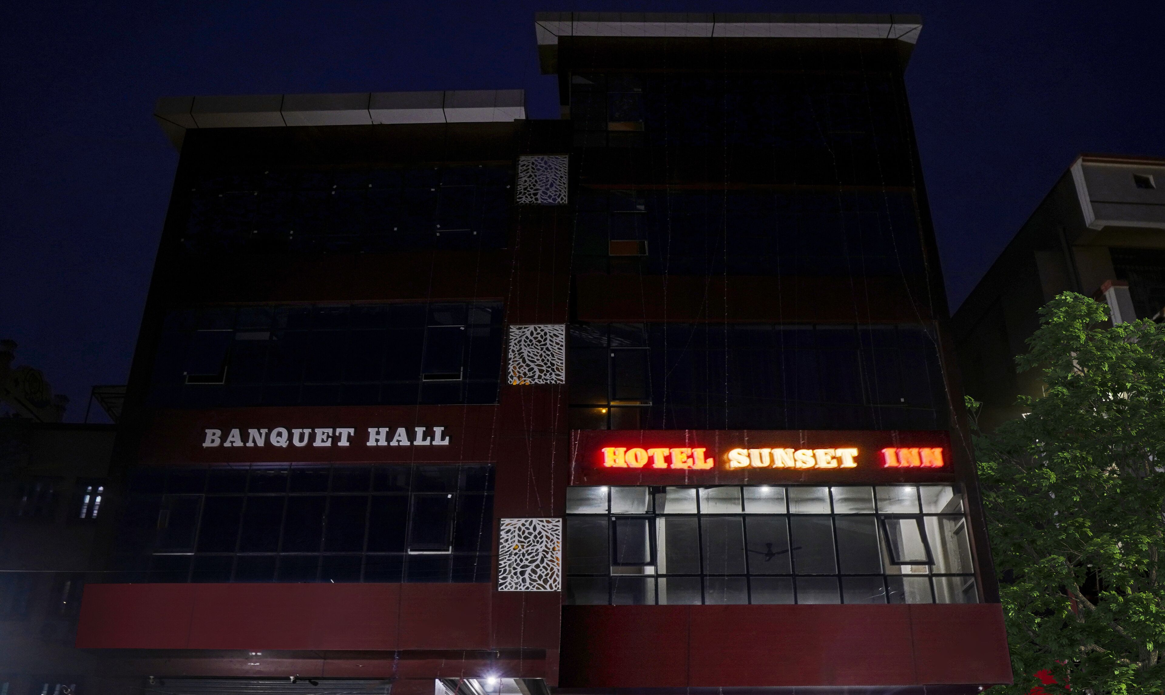 Treebo Trip Sunset Inn