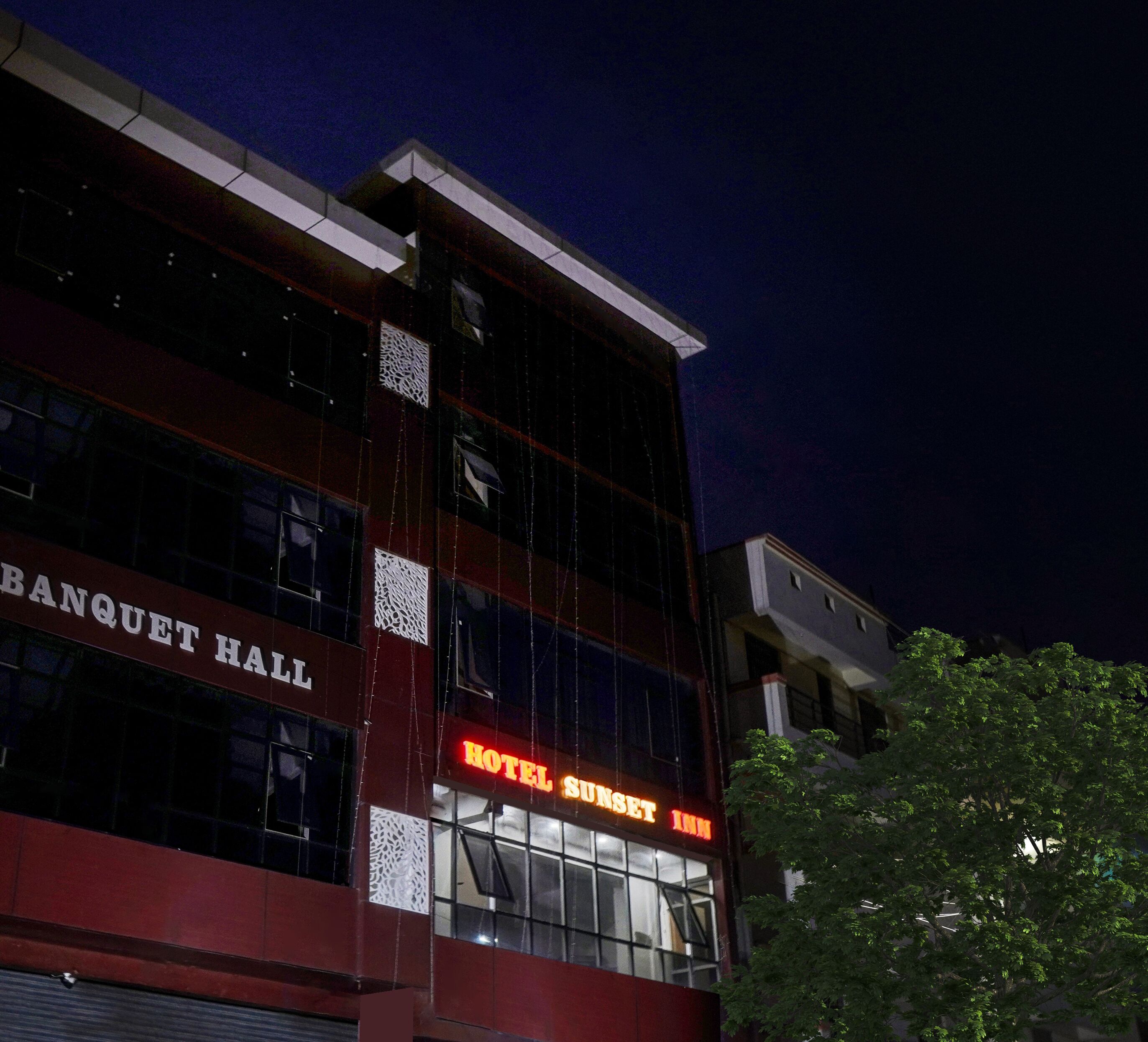 Treebo Trip Sunset Inn