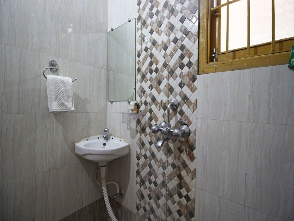 Vibrant Guest House by OYO Rooms