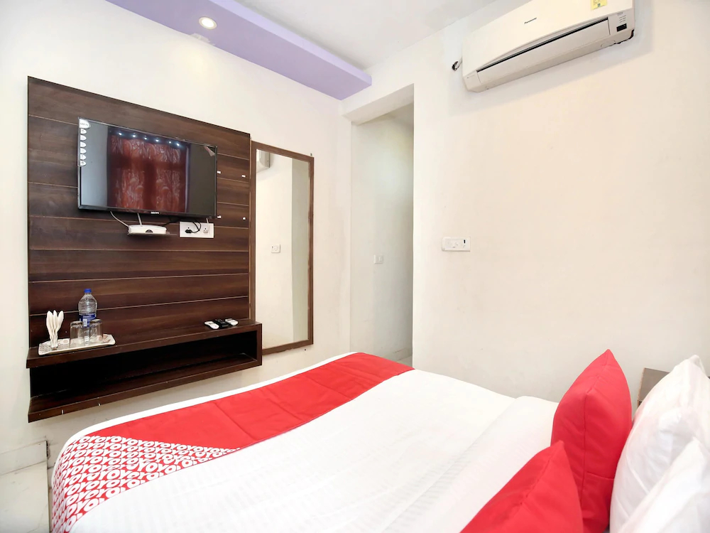 OYO 8664 Hotel 1st Choice
