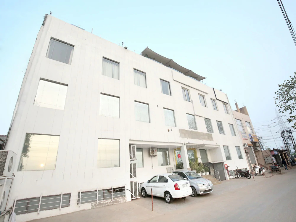 Treebo Trend Chandigarh Grand