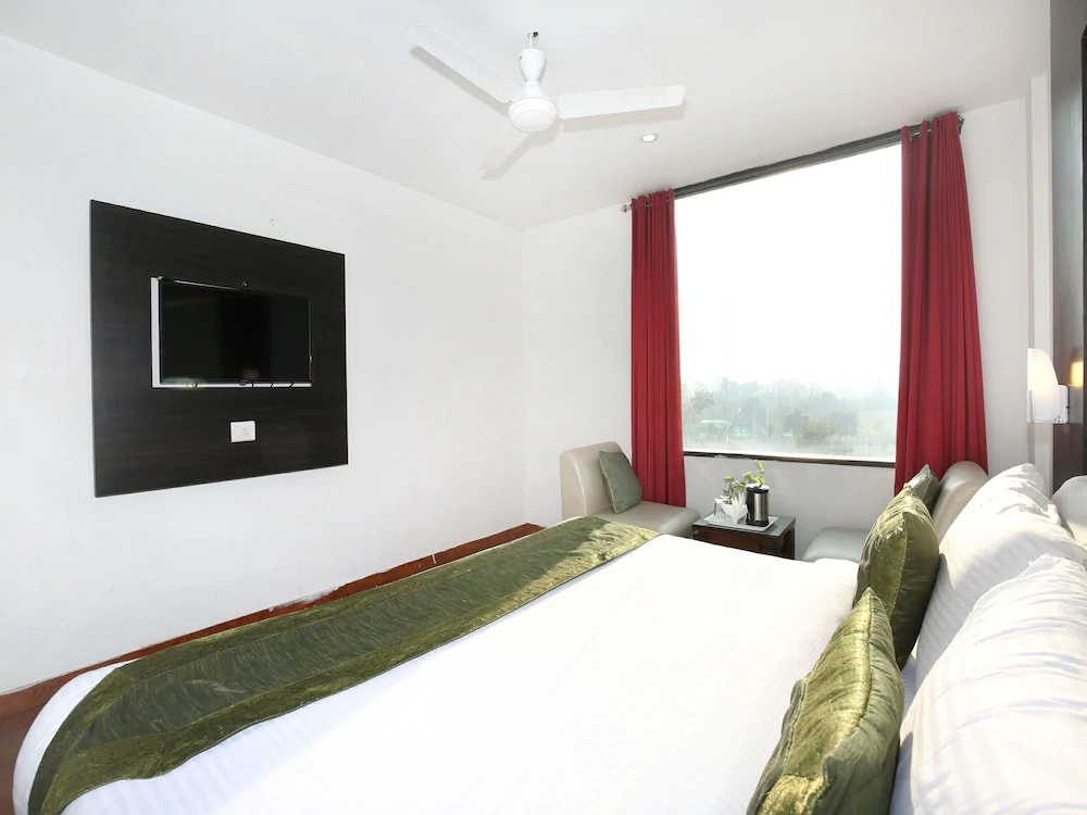 Treebo Trend Chandigarh Grand